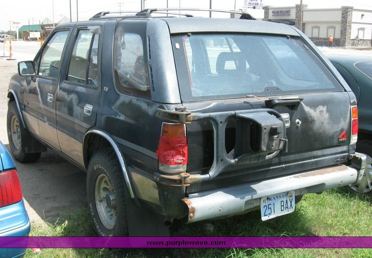 image for item 6835 1992 Isuzu Rodeo