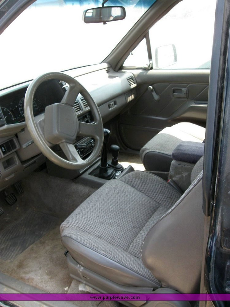 image for item 6835 1992 Isuzu Rodeo