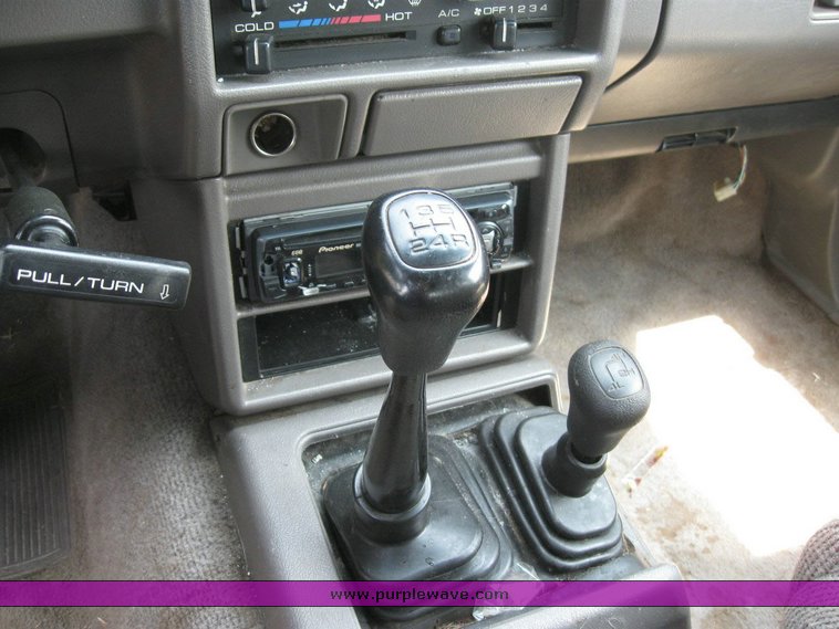 image for item 6835 1992 Isuzu Rodeo