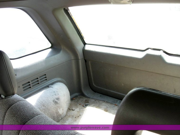 image for item 6835 1992 Isuzu Rodeo