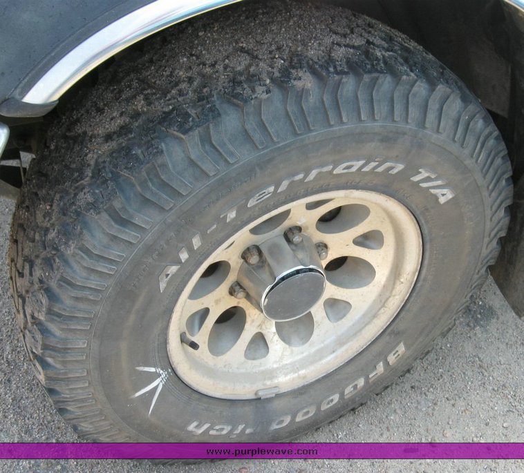 image for item 6835 1992 Isuzu Rodeo