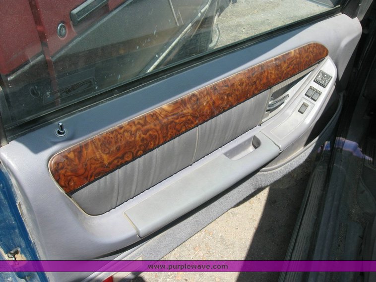 image for item 6836 1993 Mercury Cougar XR7