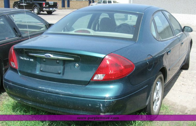 image for item 6838 2000 Ford Taurus SES