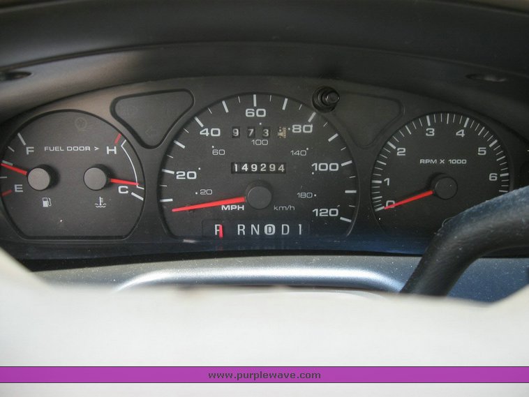 image for item 6838 2000 Ford Taurus SES