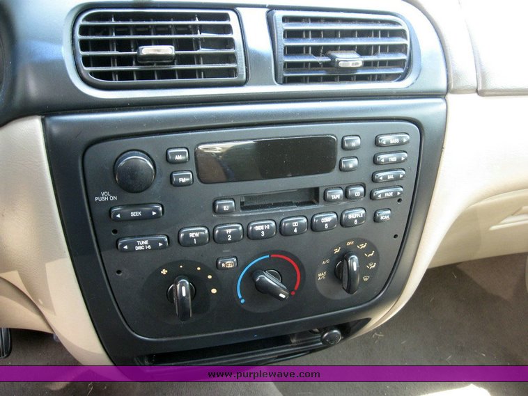 image for item 6838 2000 Ford Taurus SES