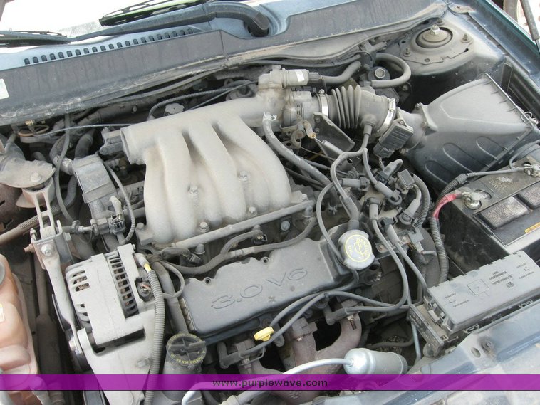 image for item 6838 2000 Ford Taurus SES