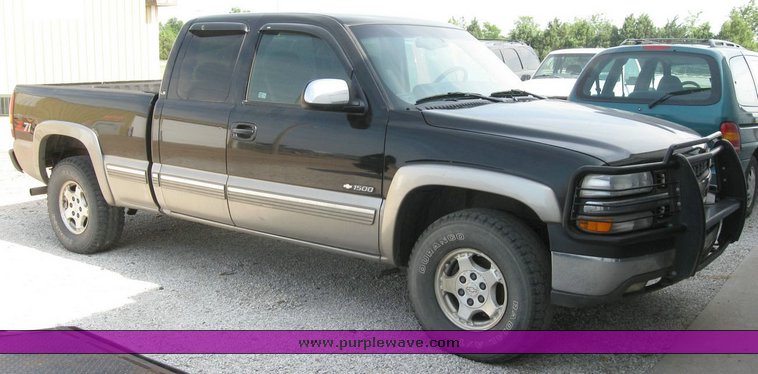 image for item 6840 2000 Chevrolet K1500 Silverado pickup truck