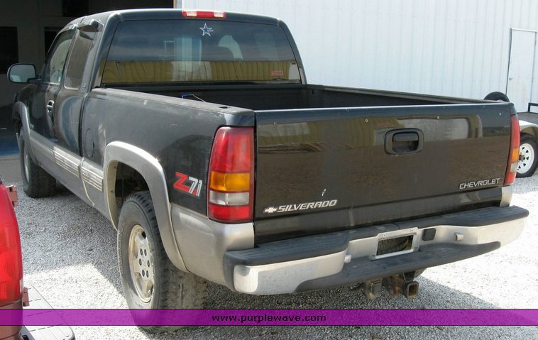 image for item 6840 2000 Chevrolet K1500 Silverado pickup truck