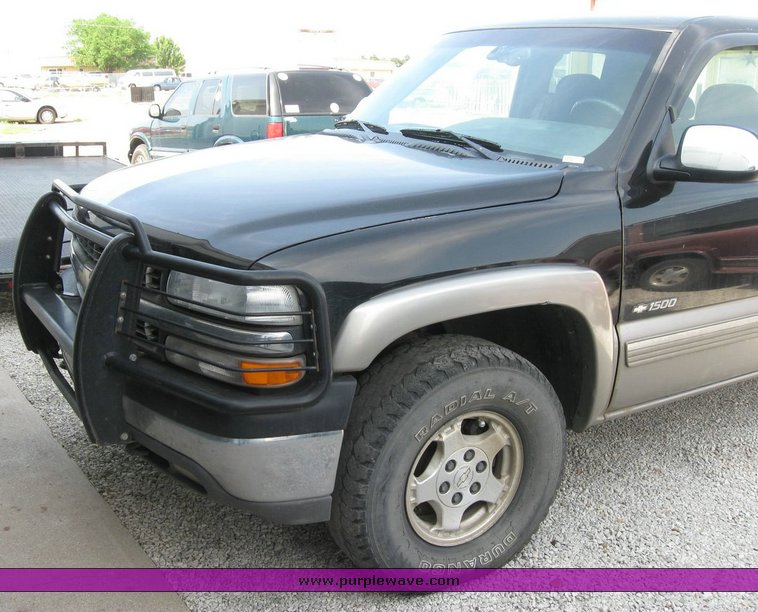 image for item 6840 2000 Chevrolet K1500 Silverado pickup truck