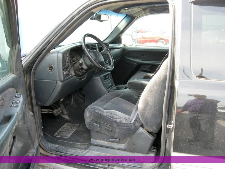 image for item 6840 2000 Chevrolet K1500 Silverado pickup truck