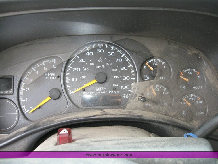 image for item 6840 2000 Chevrolet K1500 Silverado pickup truck