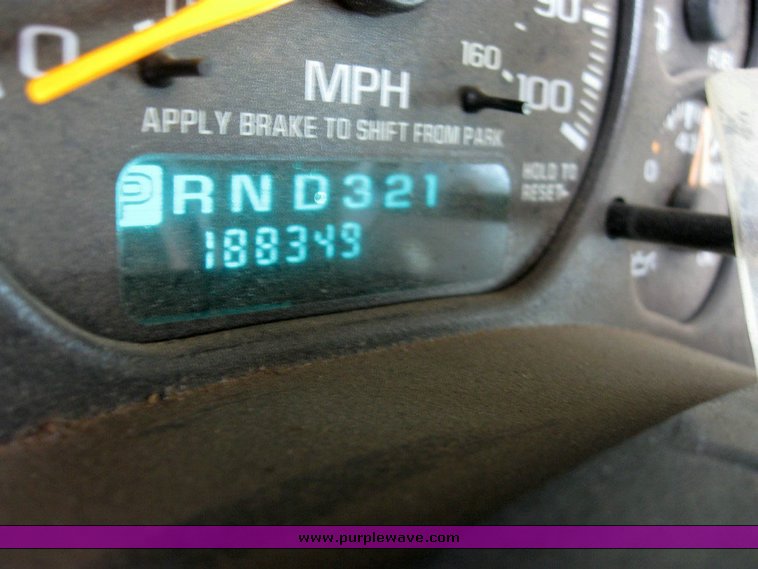 image for item 6840 2000 Chevrolet K1500 Silverado pickup truck