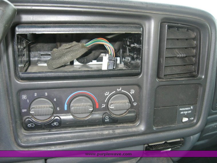 image for item 6840 2000 Chevrolet K1500 Silverado pickup truck