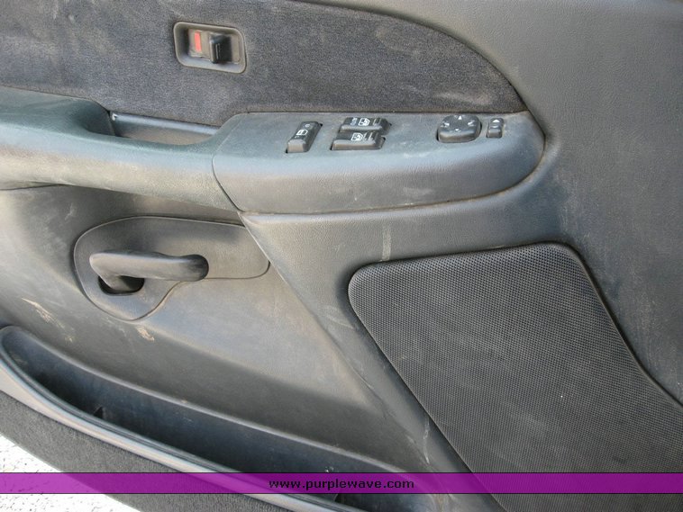 image for item 6840 2000 Chevrolet K1500 Silverado pickup truck