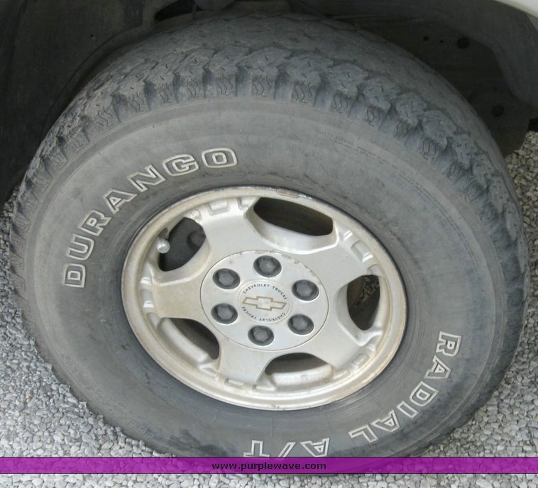 image for item 6840 2000 Chevrolet K1500 Silverado pickup truck