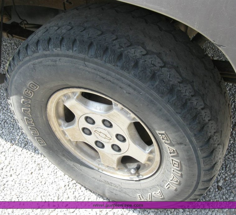 image for item 6840 2000 Chevrolet K1500 Silverado pickup truck