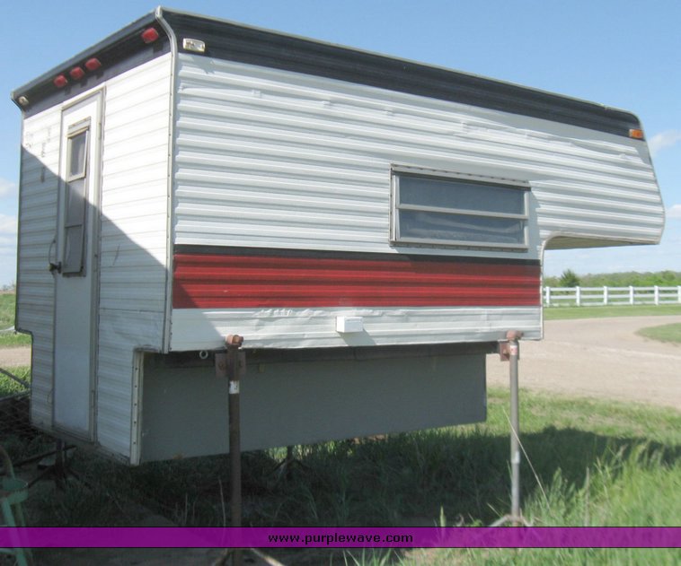 image for item 7272 Pickup camper