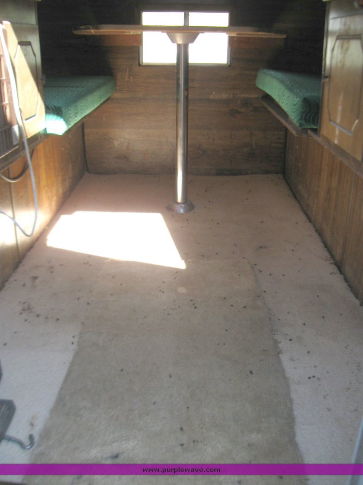 image for item 7272 Pickup camper
