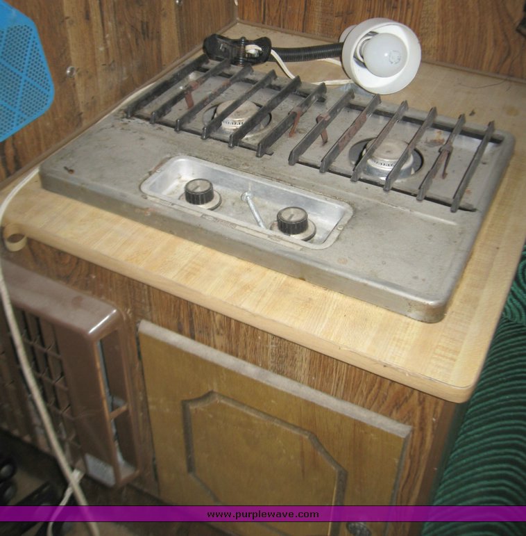 image for item 7272 Pickup camper