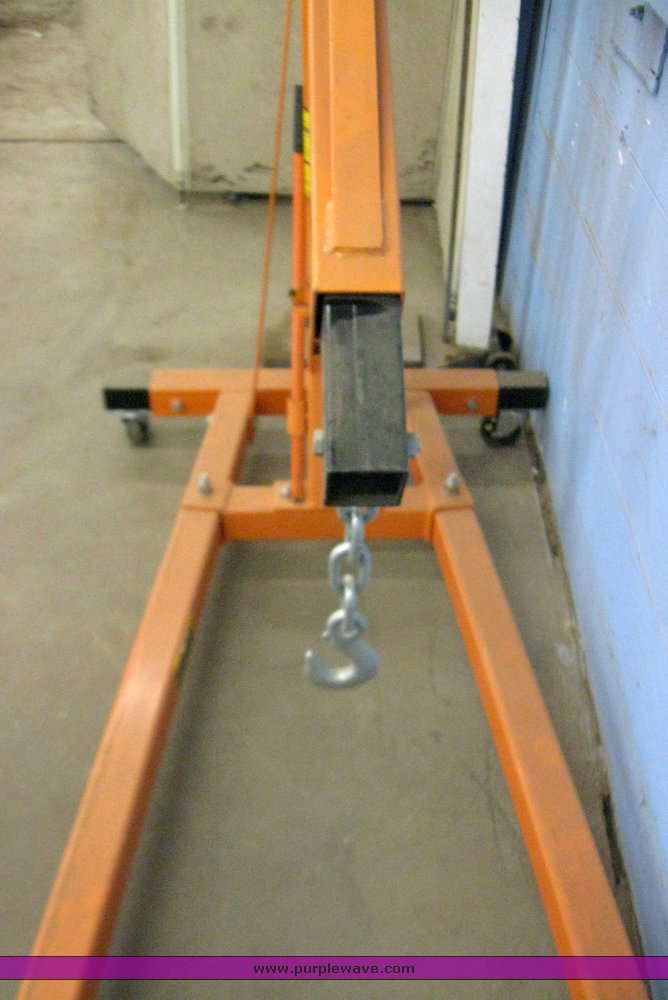 image for item 7282 Central Hydraulics shop crane