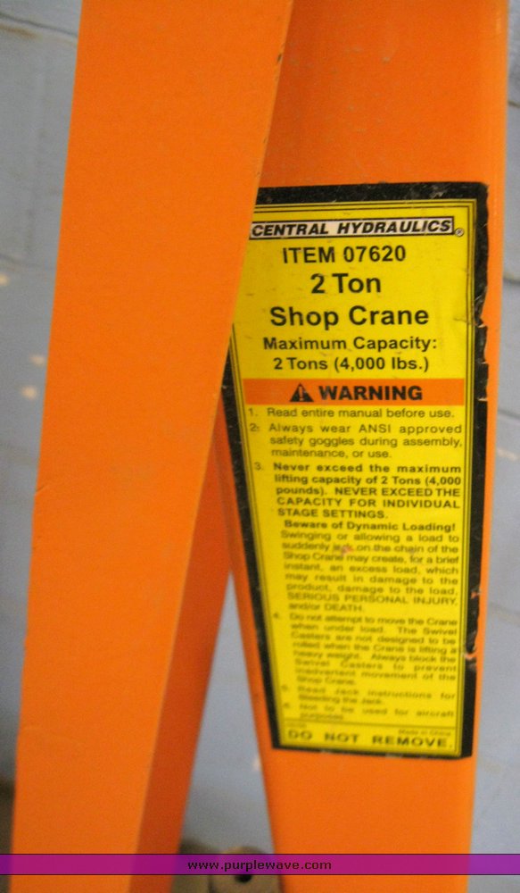 image for item 7282 Central Hydraulics shop crane