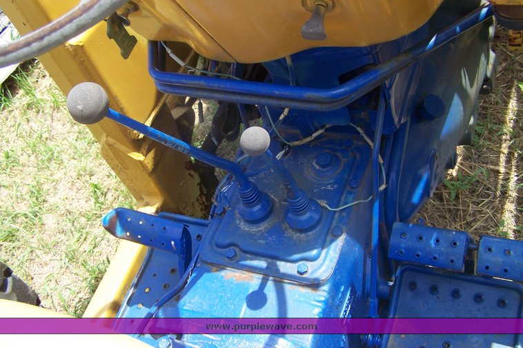 image for item 8513 Ford tractor with Ford loader