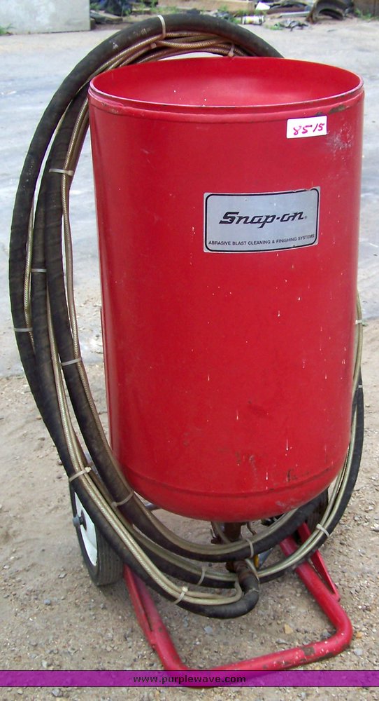 image for item 8515 Snap On sand blaster