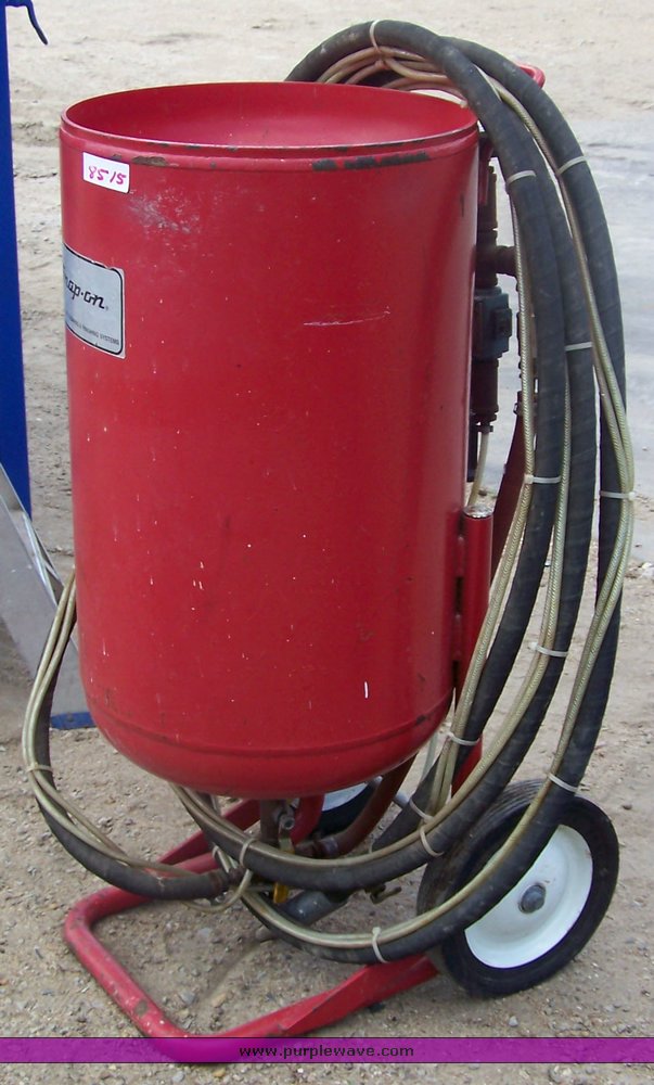 image for item 8515 Snap On sand blaster