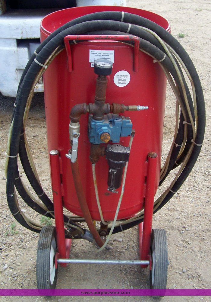 image for item 8515 Snap On sand blaster
