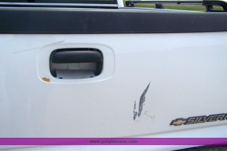 image for item 8516 2000 Chevrolet 2500 pickup truck