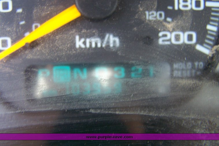 image for item 8516 2000 Chevrolet 2500 pickup truck