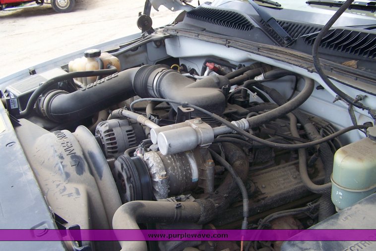 image for item 8516 2000 Chevrolet 2500 pickup truck