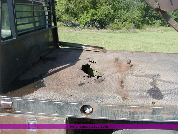 image for item 1002 1986 Dodge W-250 pickup truck