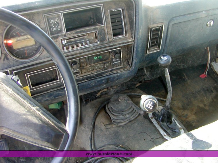 image for item 1002 1986 Dodge W-250 pickup truck