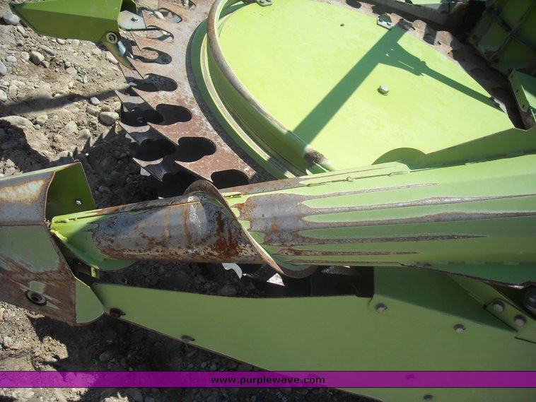 image for item 1010 Class RU600 corn head