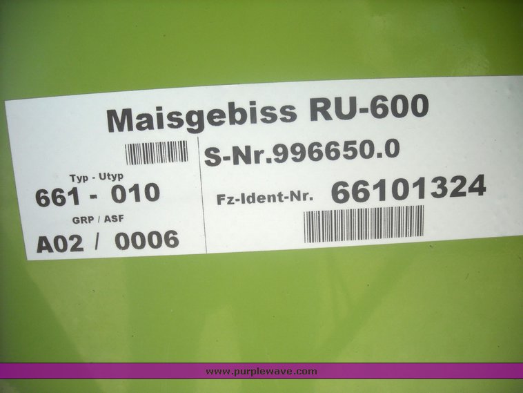 image for item 1010 Class RU600 corn head