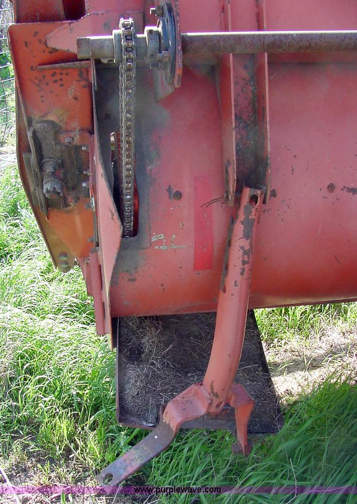 image for item 1011 Hesston 6650 swather