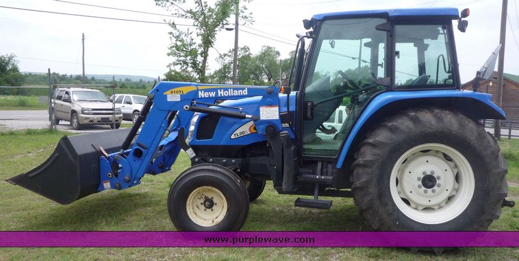 image for item 1802 2007 New Holland TL90A tractor