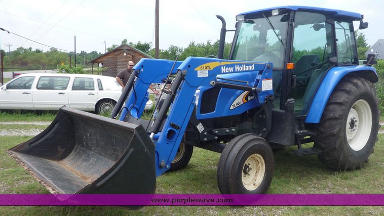 image for item 1802 2007 New Holland TL90A tractor