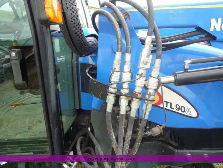 image for item 1802 2007 New Holland TL90A tractor