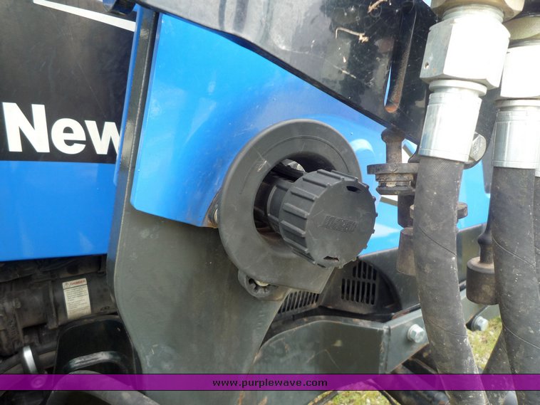 image for item 1802 2007 New Holland TL90A tractor