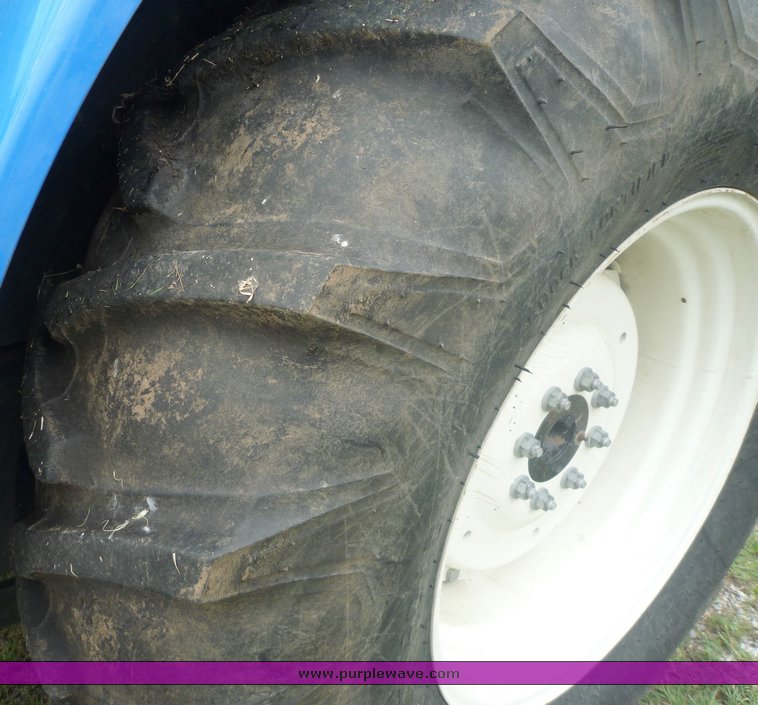 image for item 1802 2007 New Holland TL90A tractor