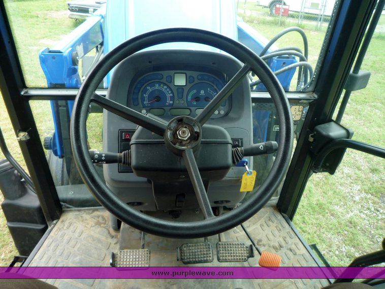 image for item 1802 2007 New Holland TL90A tractor