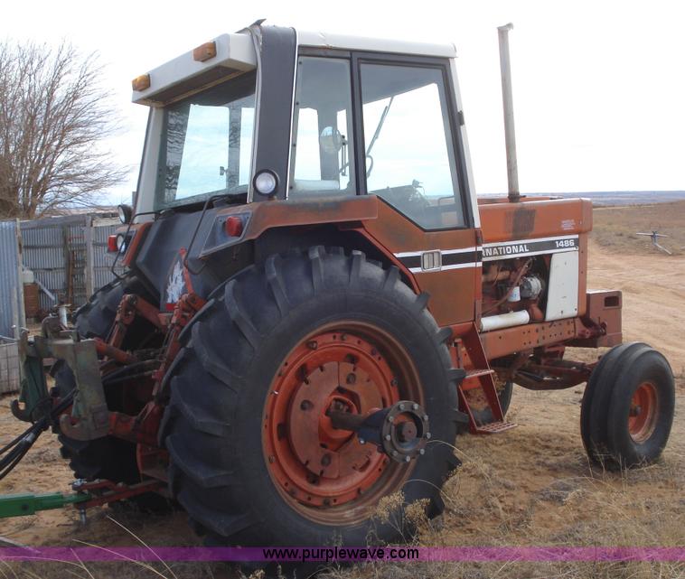 image for item 1900 1980 International 1486 tractor