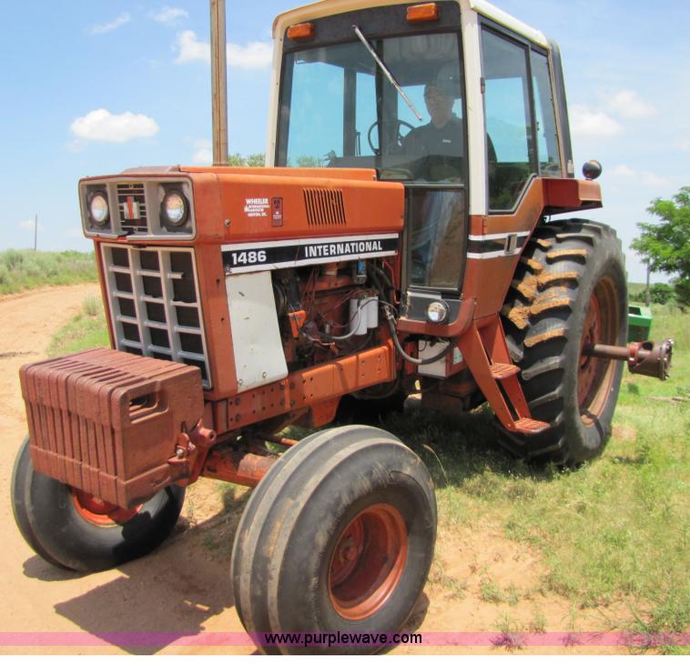 image for item 1900 1980 International 1486 tractor