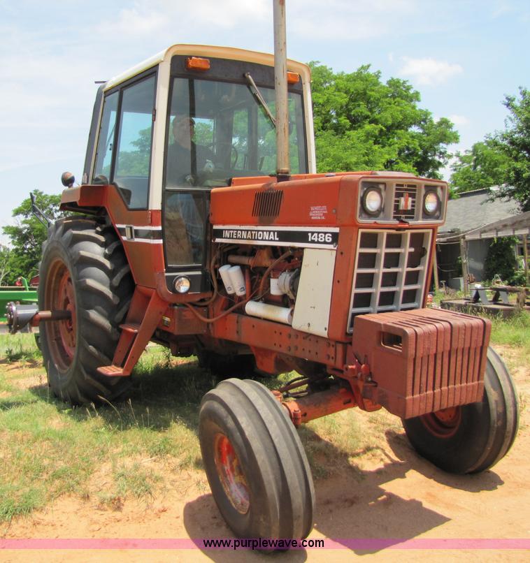image for item 1900 1980 International 1486 tractor
