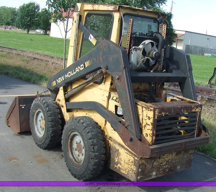 image for item 2072 1986 New Holland L454 skid steer