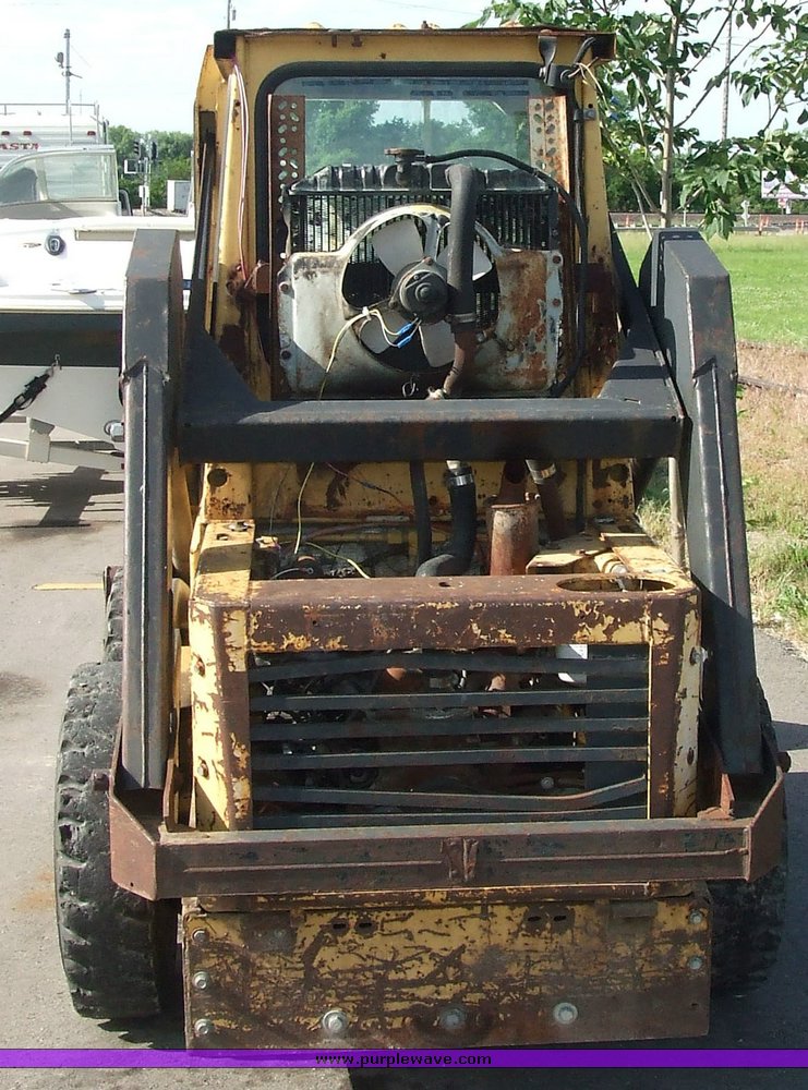 image for item 2072 1986 New Holland L454 skid steer