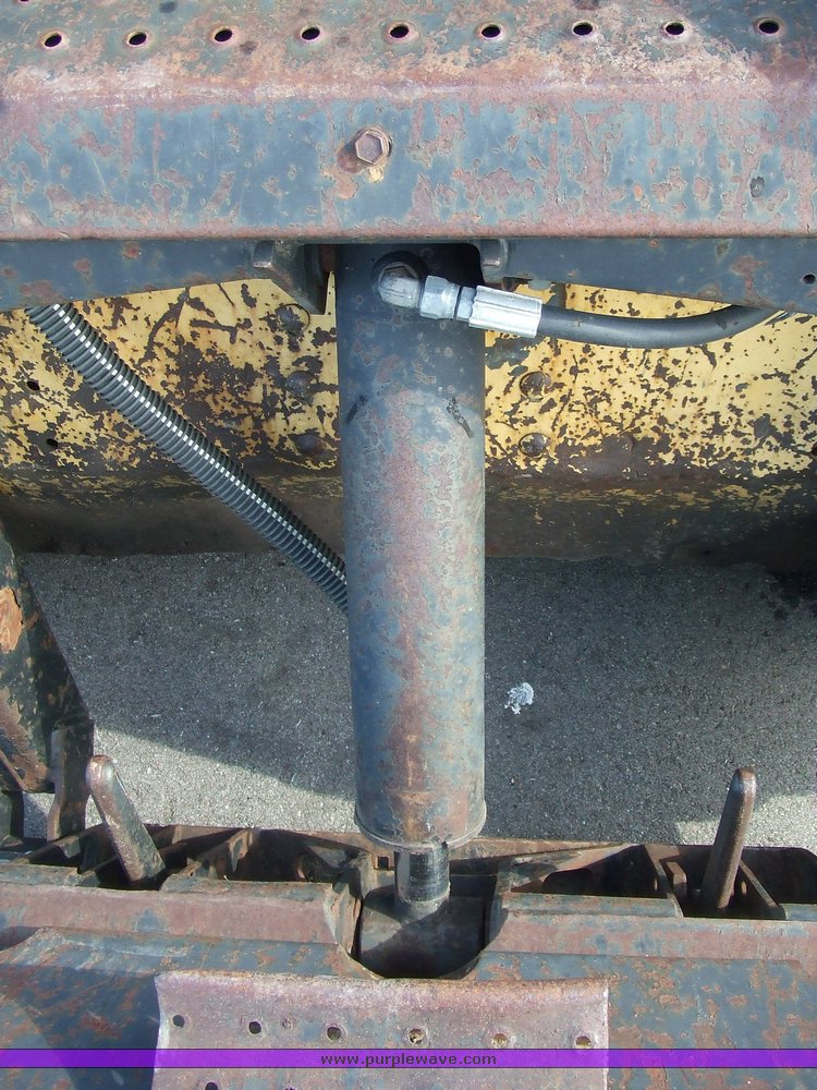 image for item 2072 1986 New Holland L454 skid steer