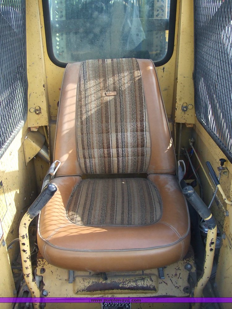 image for item 2072 1986 New Holland L454 skid steer